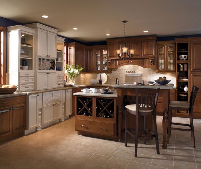 Elegant, luxurious and functional: traditional kitchen cabinets